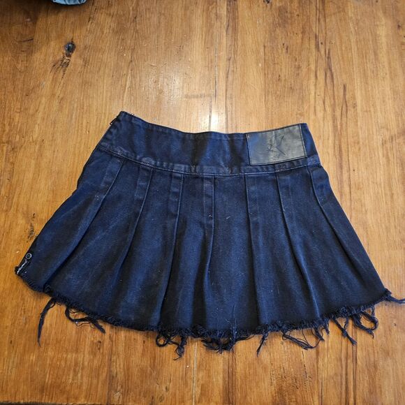One Teaspoon Pleated Mid Waist Micro Mini Denim Skirt Sz 26 Black - Picture 2 of 7
